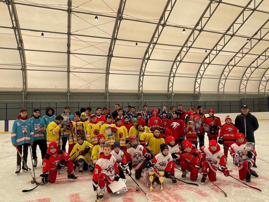 Турнир по хоккею среди школьных команд состоялся в краевой столице