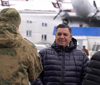 Камчатского воина торжественно встретили в аэропорту