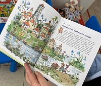 Книги детям: депутаты Городской Думы пополнили библиотечный фонд Петропавловска.