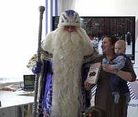 Камчатский Дед Мороз привёз детям подарки из Великого Устюга