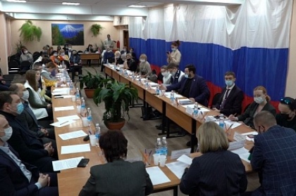 Депутаты третьего избирательного округа обсудили с горожанами перспективы развития краевой столицы