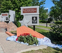 Памятный знак Герою России Александру Попову открыт в Петропавловске-Камчатском