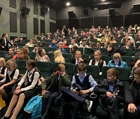 Школьникам Петропавловска показали фильм о детях-героях