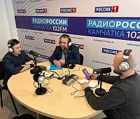 Заместители председателя ГорДумы Борис Лесков и Саргис Сароян поделились новостями в прямом эфире на радио