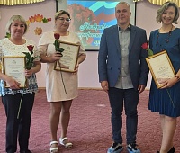 Городские депутаты поздравили педагогов 