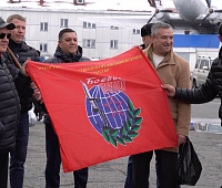 Камчатского воина торжественно встретили в аэропорту