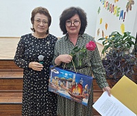 Городские депутаты поздравили педагогов 