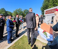 Памятный знак Герою России Александру Попову открыт в Петропавловске-Камчатском