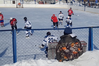 При поддержке депутатов Городской Думы в 7-м округе краевой столицы прошел турнир по хоккею