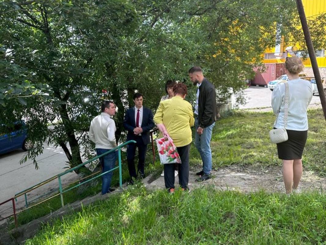 Борис Лесков принял участие в рабочем совещании по вопросу установки лестницы