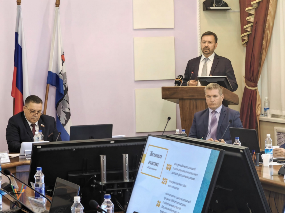 Константин Брызгин представил депутатскому корпусу ежегодный отчёт