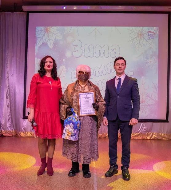 Депутаты Городской Думы поздравили представителей старшего поколения с прошедшими зимними праздниками