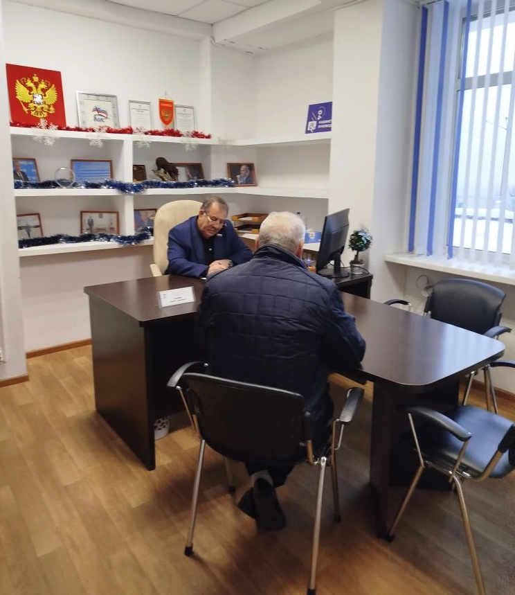 И.о. председателя Городской Думы Саргис Сароян провел ежемесячный прием граждан в рамках декады приемов «ЕДИНОЙ РОССИИ»