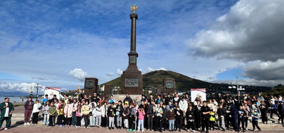 Заключительная в 2025 году общегородская зарядка собрала несколько сотен жителей Петропавловска 