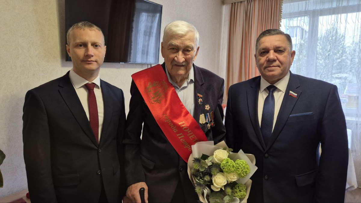 Ветеранам Великой Отечественной войны вручили нагрудные знаки «Почетный гражданин города Петропавловска-Камчатского»