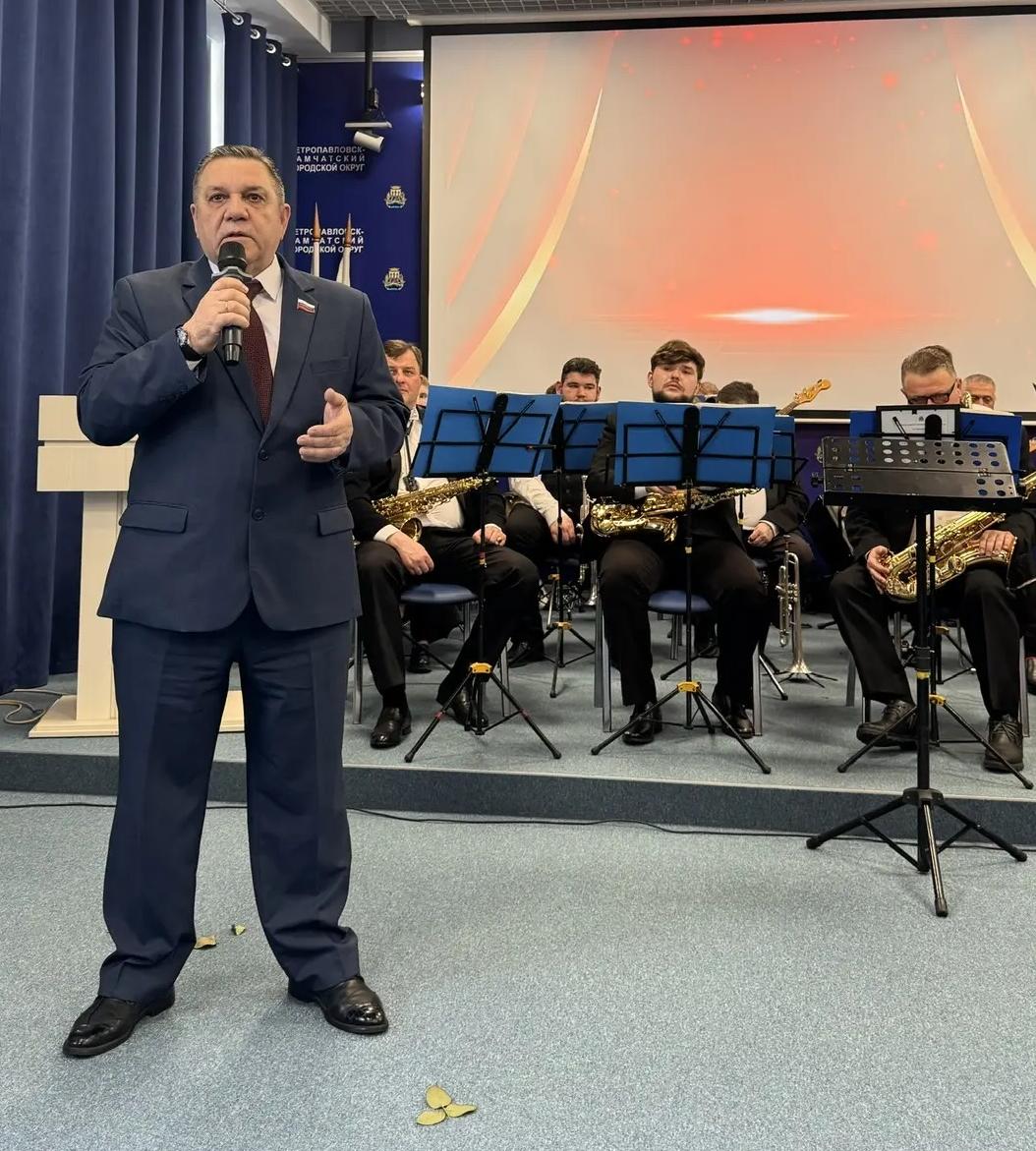 Работников культуры поздравили с профессиональным праздником