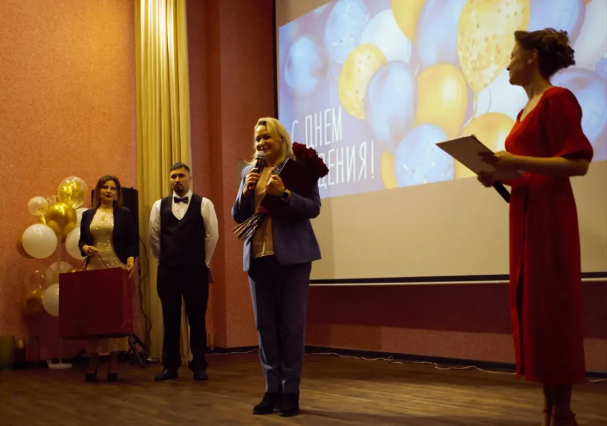 Депутат Городской Думы поздравила коллектив школы № 32 с юбилеем