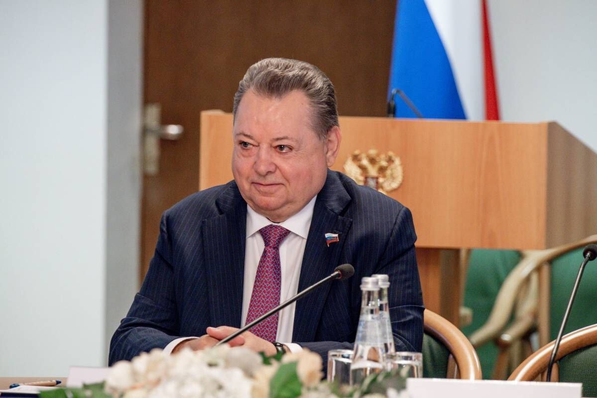 Поздравление с 8 марта от сенатора Российской Федерации Бориса Невзорова