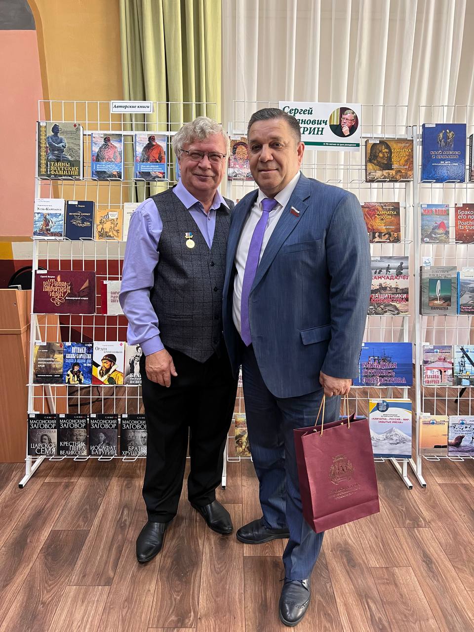 Камчатский писатель и краевед Сергей Вахрин отметил юбилей