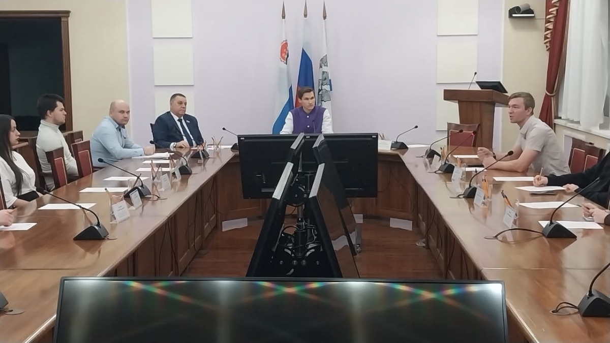 Депутаты молодежного парламента Петропавловска обсудили ключевые инициативы развития молодежной инфраструктуры города