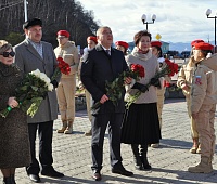 Жители Петропавловска почтили память погибших моряков и рыбаков