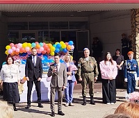 Депутаты Городской Думы поздравили школьников и учителей с Днём знаний