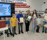 Многодетную семью Лапуновых наградили в Петропавловске