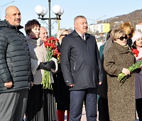 Жители Петропавловска почтили память погибших моряков и рыбаков
