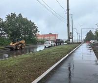 Комиссия оценила ход ремонта на дороге возле станции переливания крови