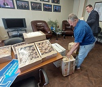 Подарки для солдат: посылку в Донбасс собрали школьники и депутаты Петропавловска-Камчатского