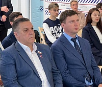 Депутаты приняли участие в акции в поддержку жителей Курской области