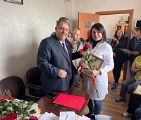 Депутаты поздравили медработников с профессиональным праздником