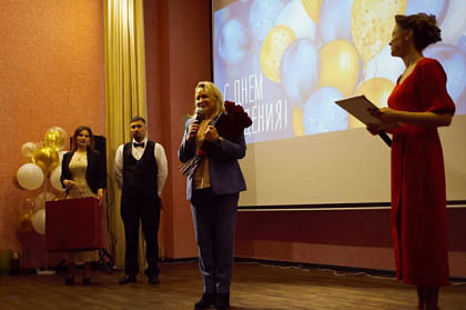 Депутат Городской Думы поздравила коллектив школы № 32 с юбилеем