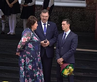 Депутаты Городской Думы поздравили школьников и учителей с Днём знаний