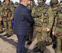 Защитников Родины торжественно провожают на Камчатке