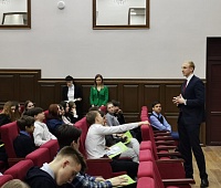  Денис Прудкий провел открытый урок для старшеклассников на тему комфортной городской среды