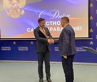 Сотрудников муниципалитета поздравили с Днём местного самоуправления в Петропавловске