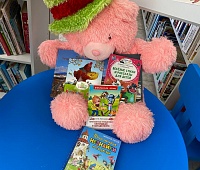 Книги детям: депутаты Городской Думы пополнили библиотечный фонд Петропавловска.