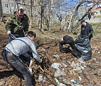 Чистый город - задача общая: депутаты присоединились к весенним субботникам