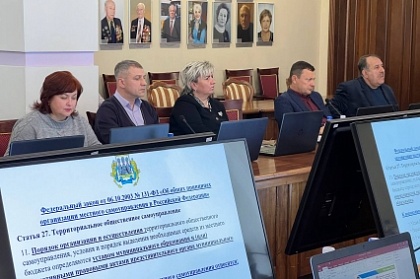 Тему территориального общественного самоуправления обсудили депутаты