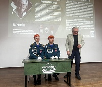 Депутаты приняли участие в открытии «Парты героя» в честь Валерия Кравченко