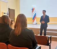 Борис Лесков провёл открытый урок на тему СВО для старшеклассников школы №45