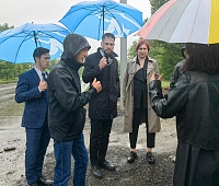 Комиссия оценила ход ремонта на дороге возле станции переливания крови