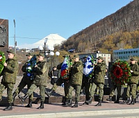 Жители Петропавловска почтили память погибших моряков и рыбаков