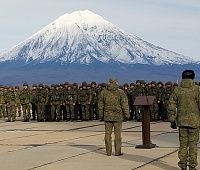 Защитников Родины торжественно провожают на Камчатке