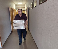 Подарки для солдат: посылку в Донбасс собрали школьники и депутаты Петропавловска-Камчатского