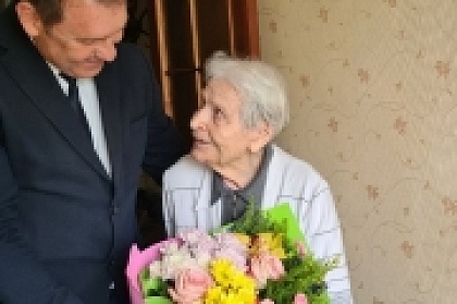 93 года исполнилось Зое Львовне Краснощёковой