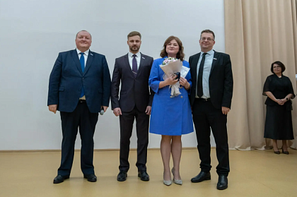 Депутат Городской Думы Дмитрий Федоров поздравил школу №17 имени В.С. Завойко с 85-летием