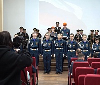 Школьников посвятили в кадеты МЧС России