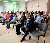 Депутаты поздравили дошкольных работников с профессиональным праздником